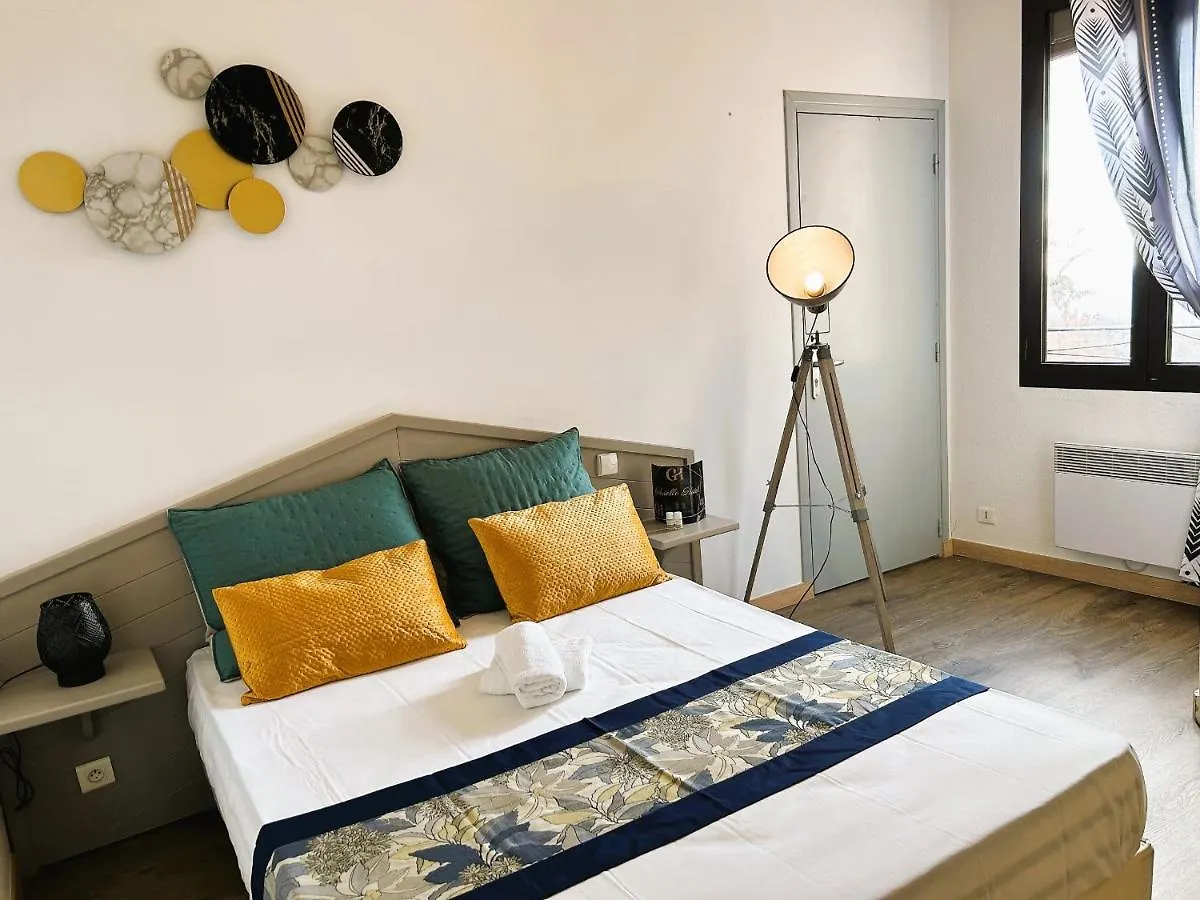 **  Gabrielle Hotel Aiguines Frankreich