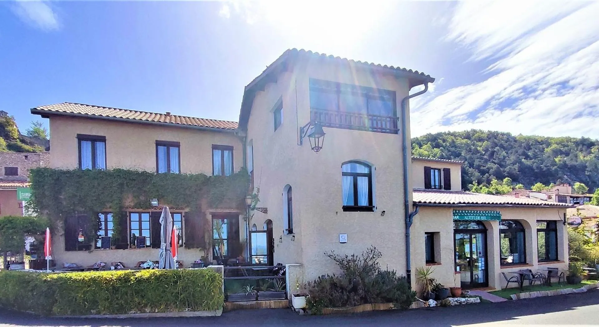 **  Gabrielle Hotel Aiguines Francia
