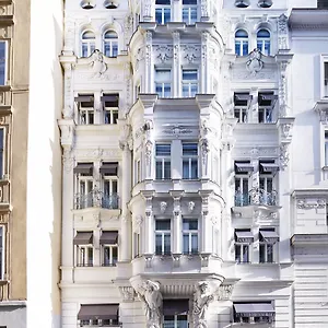 Zur Wiener Staatsoper 3* Vienna